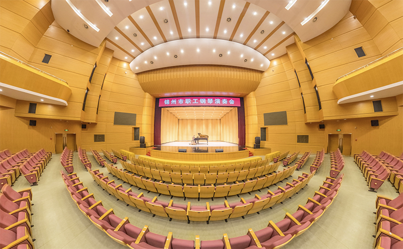 功能設施完備的現(xiàn)代化劇場